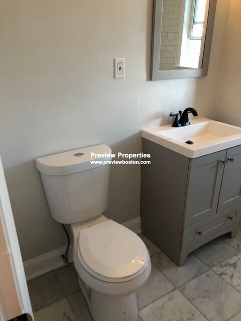 90 Winthrop Shore Dr, Winthrop