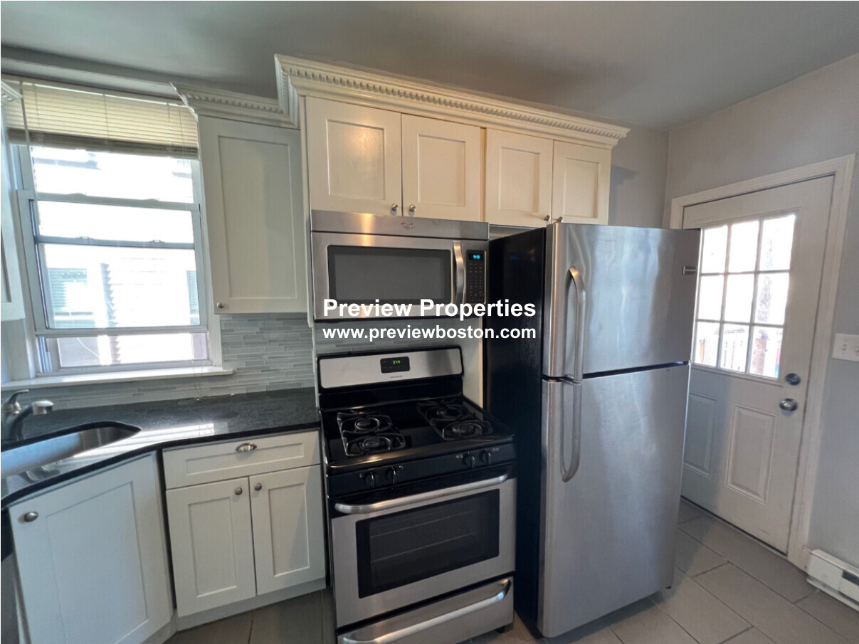 20 Chelsea St, East Boston