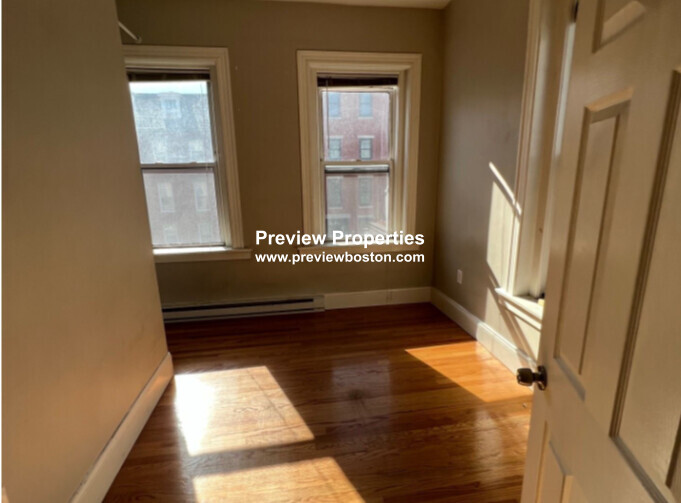 20 Chelsea St, East Boston