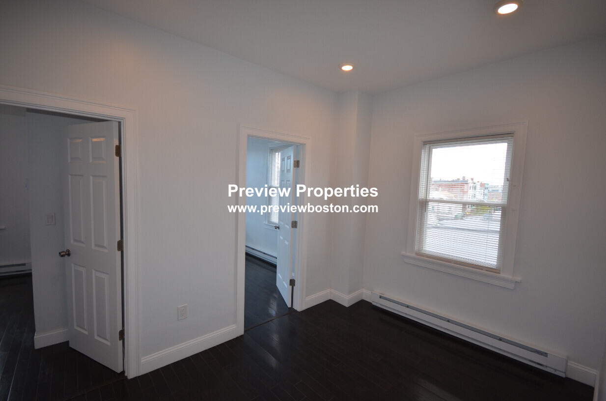 20 Chelsea St, East Boston