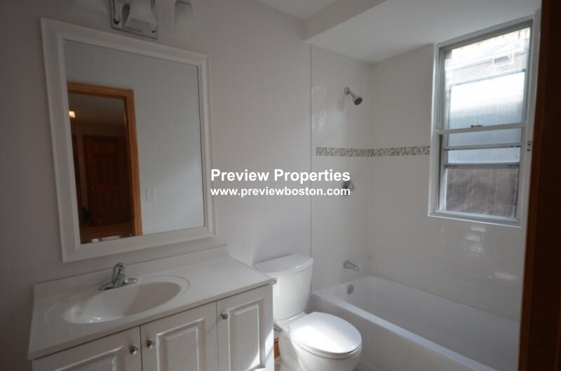 224 Chelsea St, East Boston