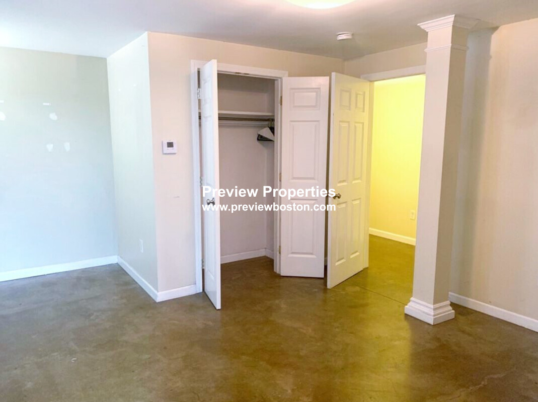 72 Frankfort St, East Boston