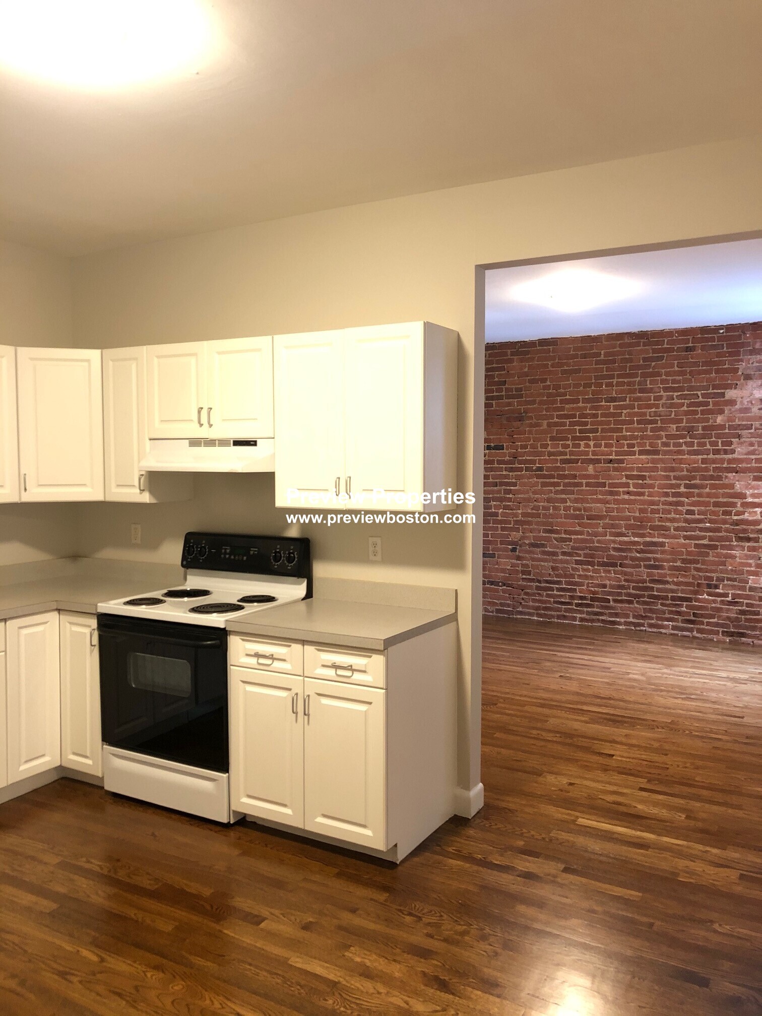 15 Stearns Rd, Brookline Hills