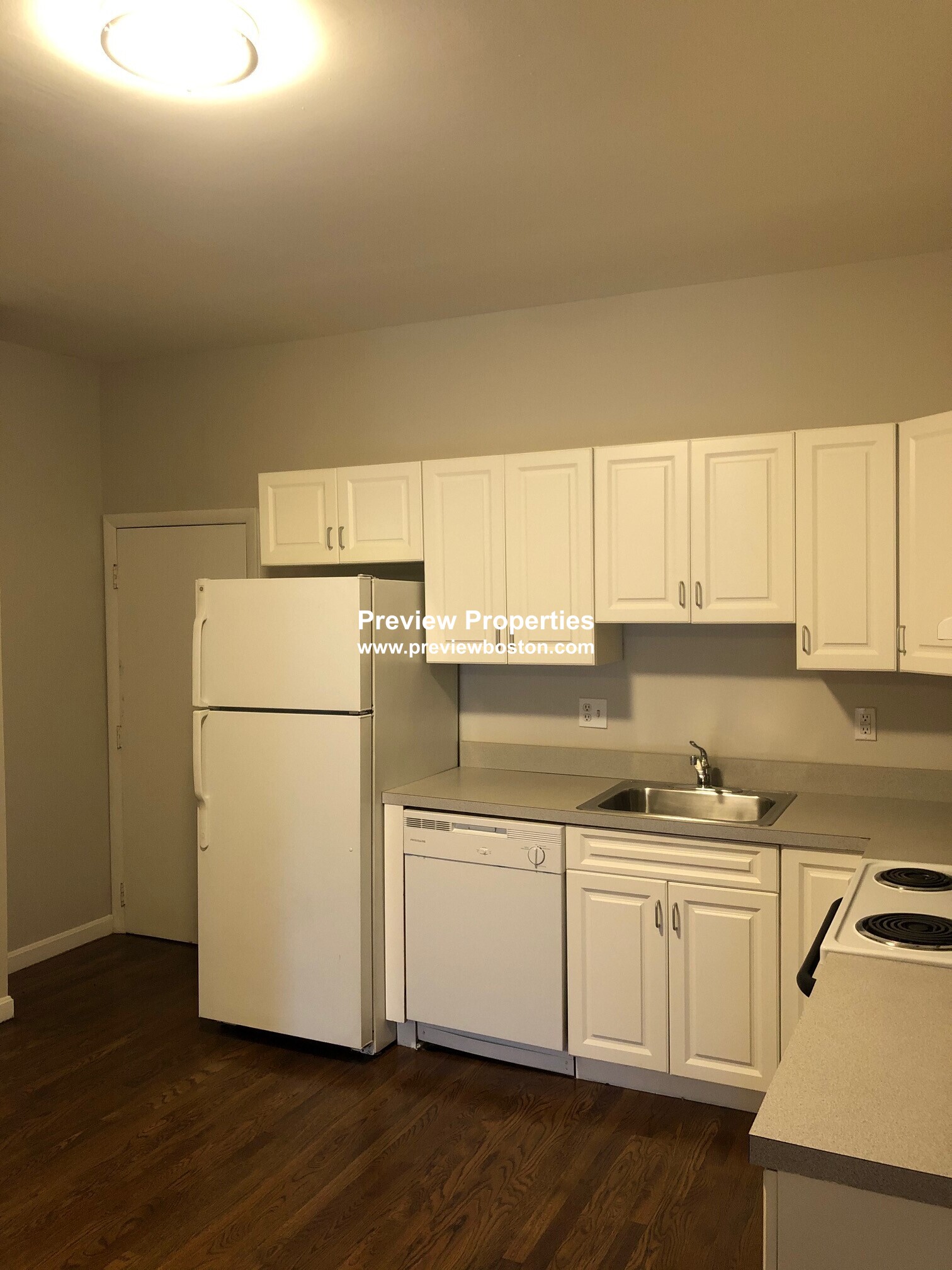 15 Stearns Rd, Brookline Hills