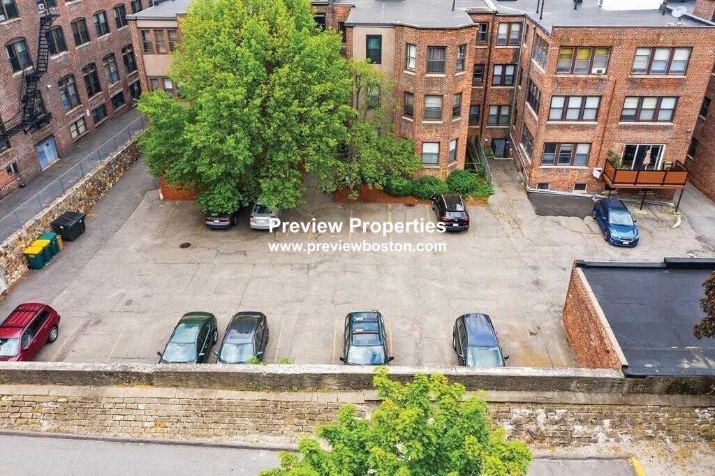 15 Stearns Rd, Brookline Hills