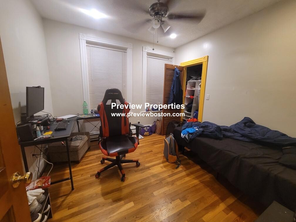 127 Cedar St, Roxbury