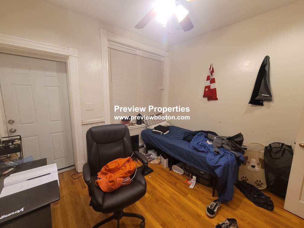 127 Cedar St, Roxbury