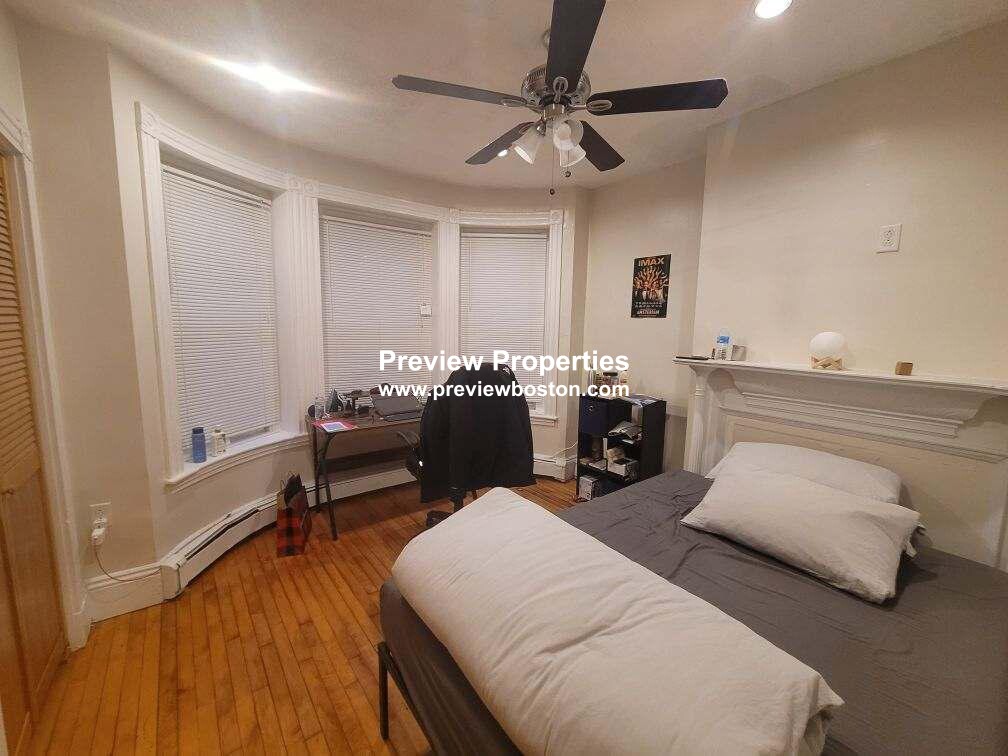 127 Cedar St, Roxbury