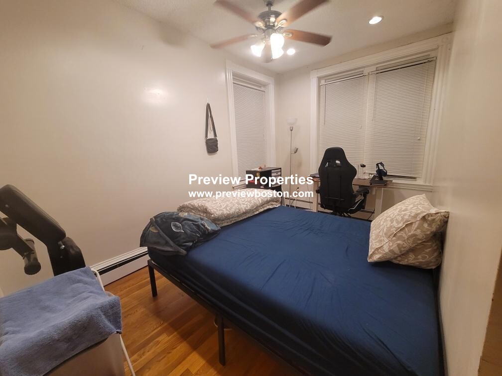 127 Cedar St, Roxbury