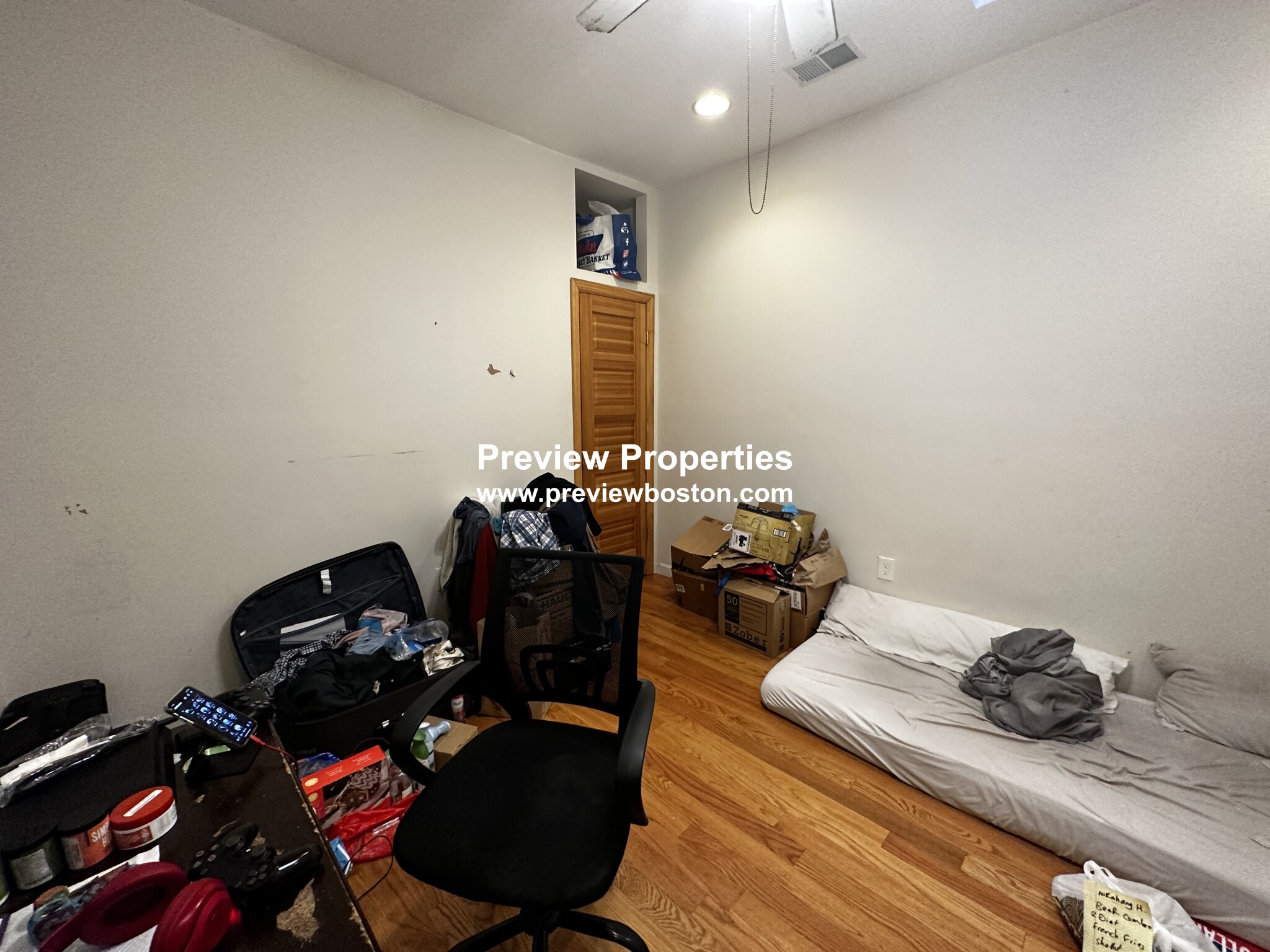 https://ygl-photos.s3.us-west-004.backblazeb2.com/386W640d60d92e78f.jpg