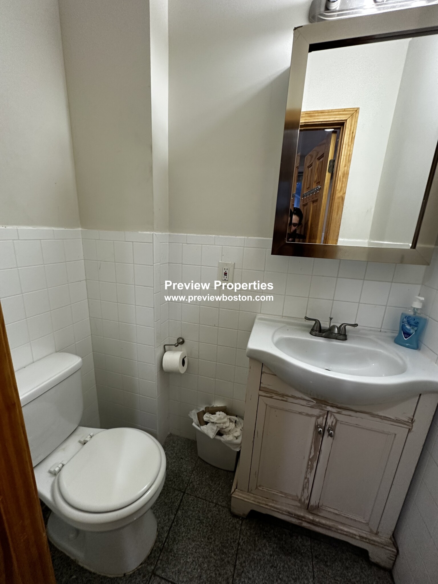 https://ygl-photos.s3.us-west-004.backblazeb2.com/386W640d60e50477a.jpg