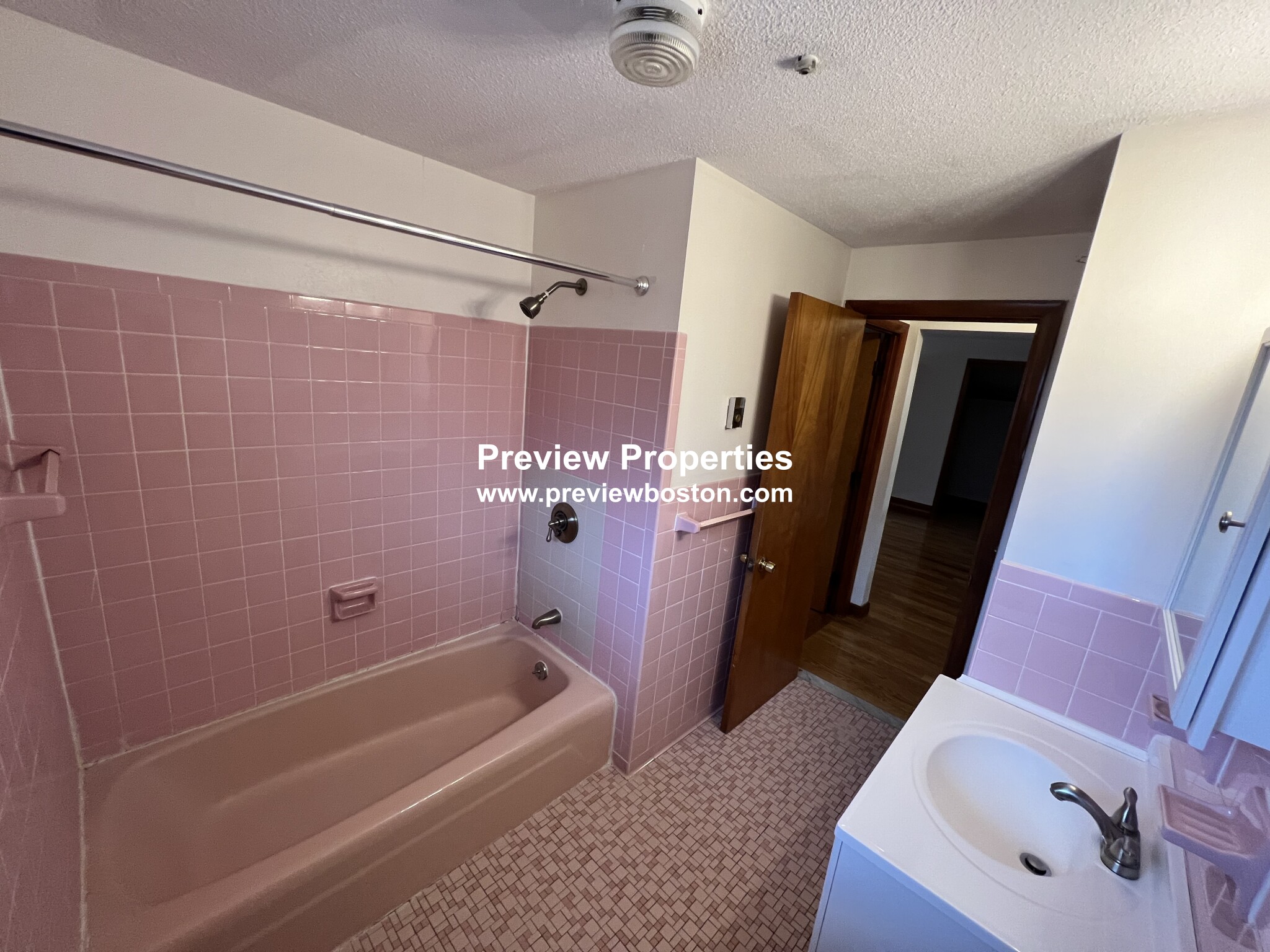 150 Barham Ave, Quincy