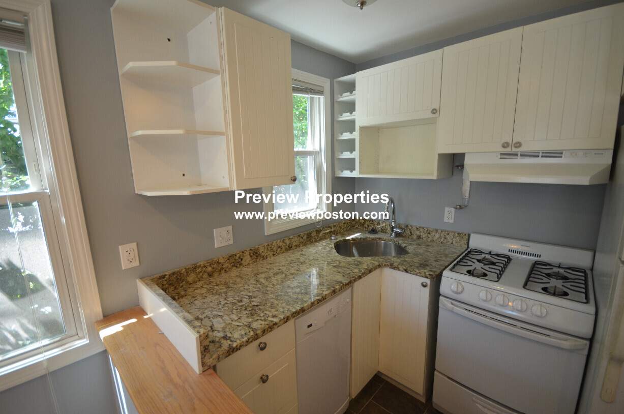 12 Cheever Ct, East Boston