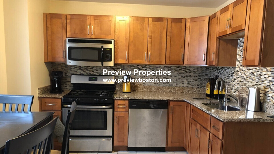 30 Decatur St, East Boston