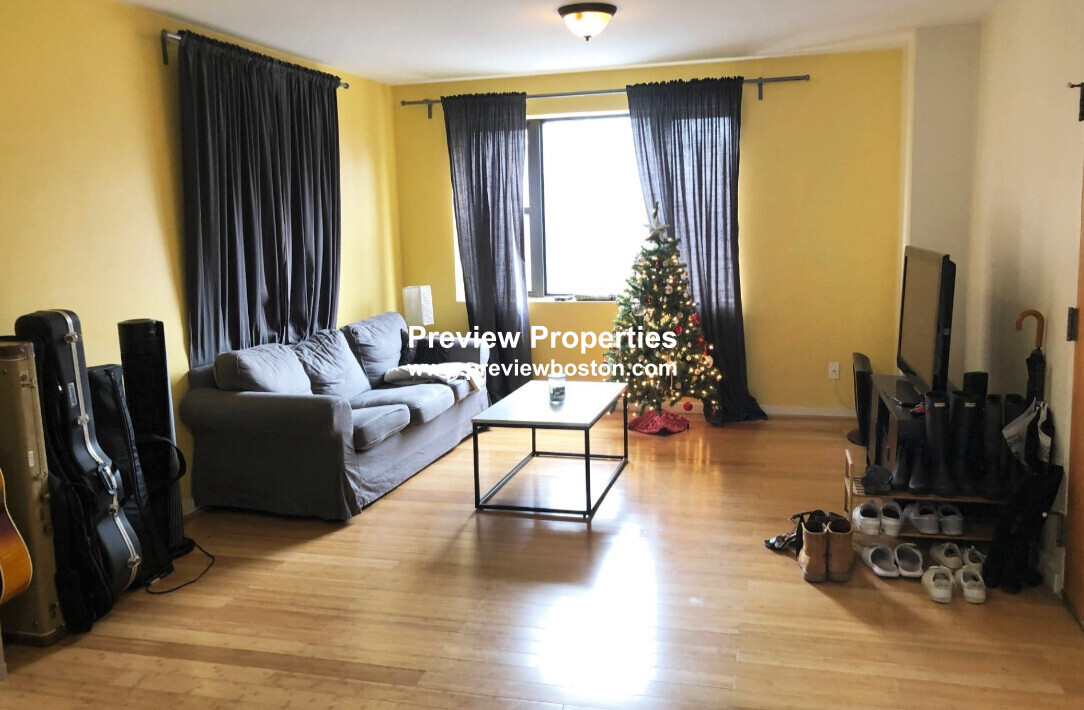 30 Decatur St, East Boston