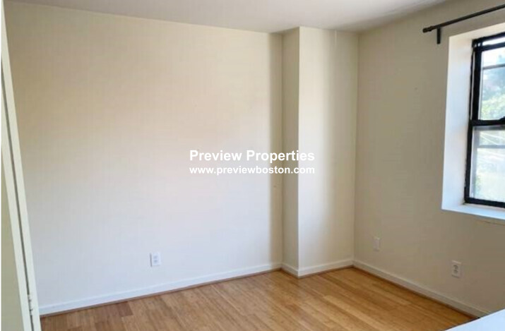 30 Decatur St, East Boston