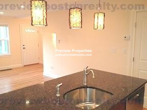 77 Beechcroft St, Brighton