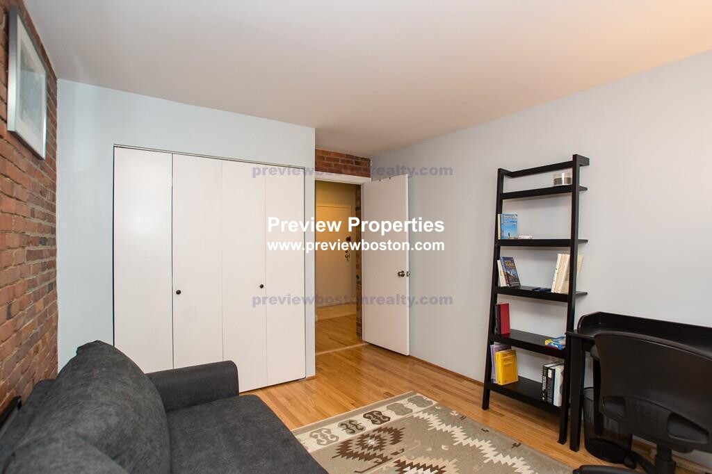 29 Brainerd Rd, Allston