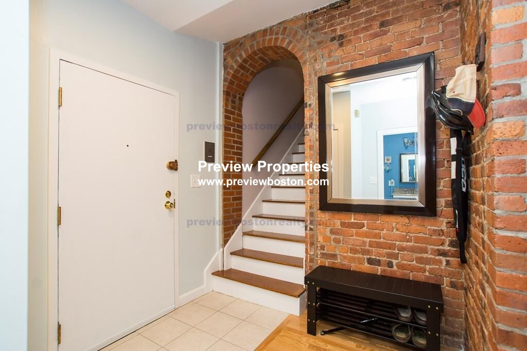 29 Brainerd Rd, Allston