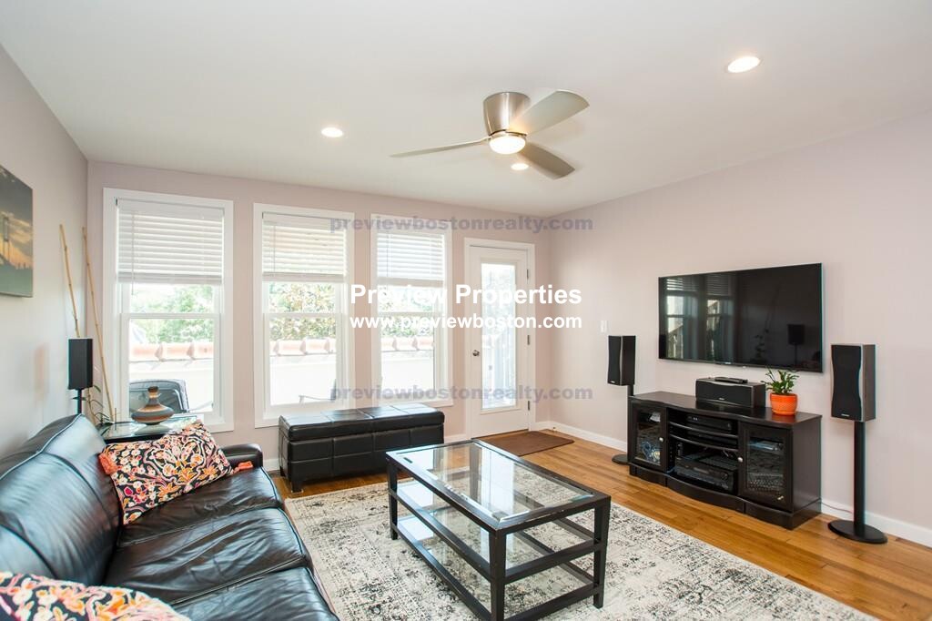 29 Brainerd Rd, Allston