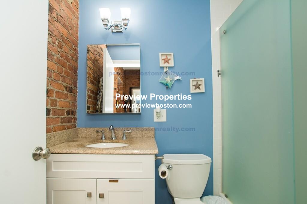 29 Brainerd Rd, Allston