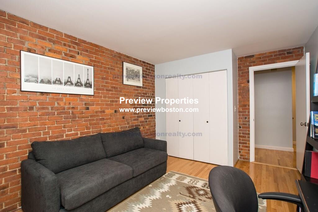 29 Brainerd Rd, Allston