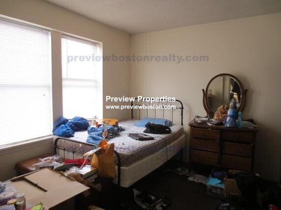 317 Summit Ave, Brighton