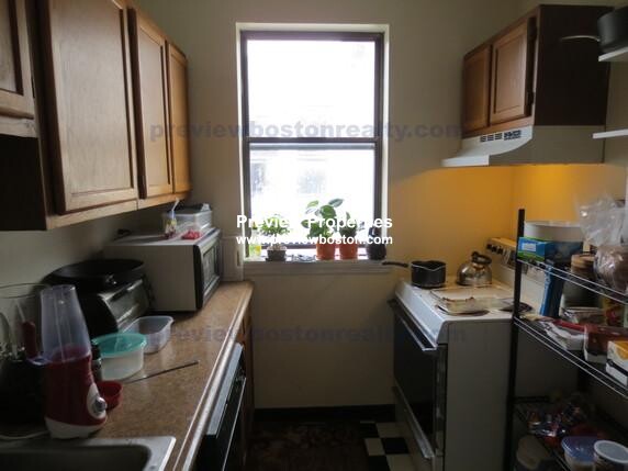 317 Summit Ave, Brighton