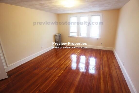 52 Brainerd Rd, Allston