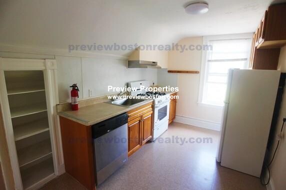 52 Brainerd Rd, Allston