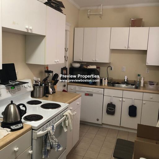 1637 Commonwealth Ave, Brighton