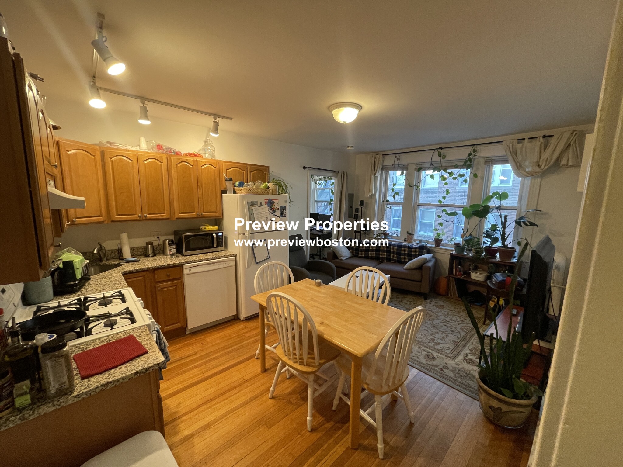 1615 Commonwealth Ave, Brighton