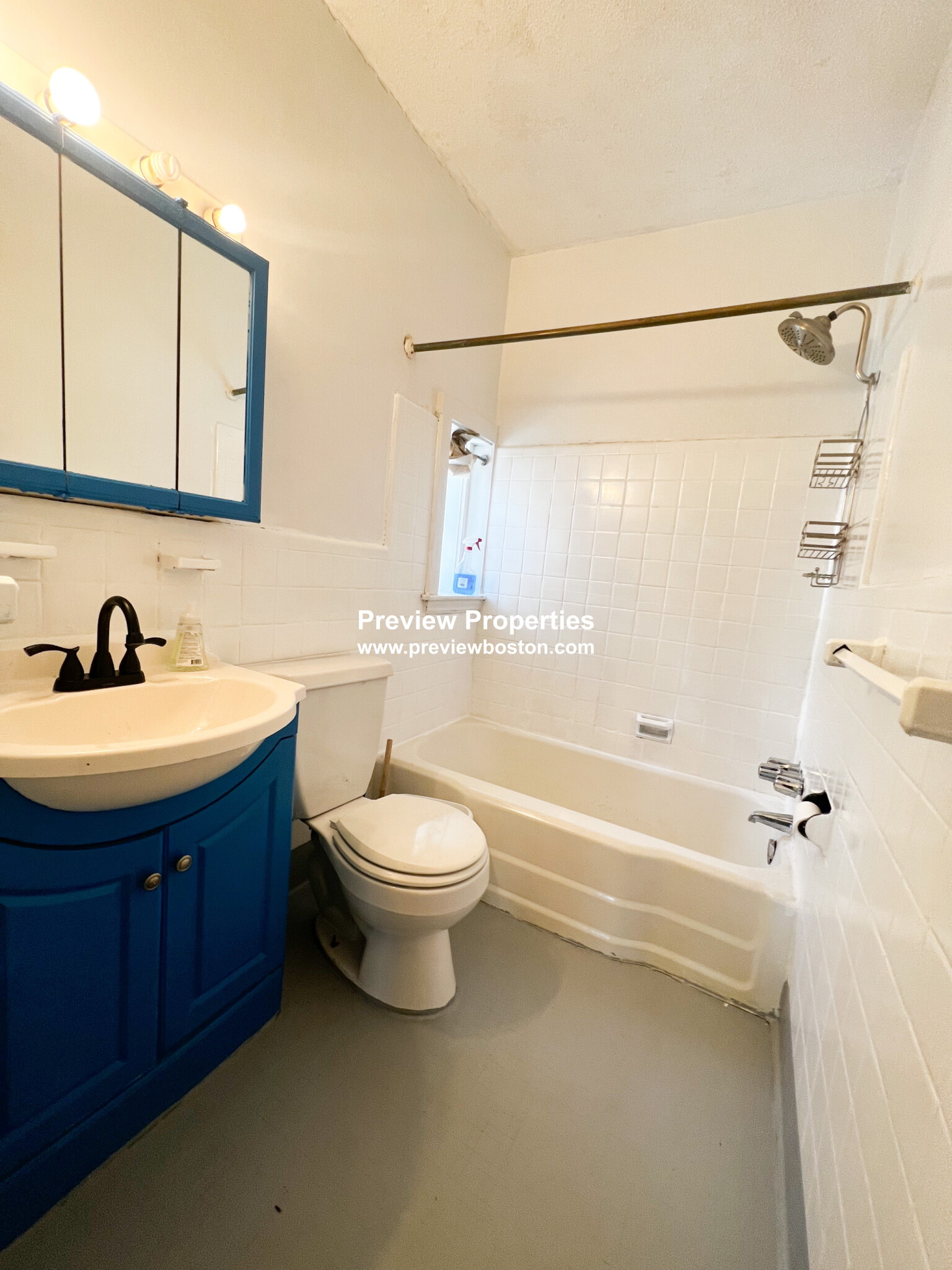 1868 Commonwealth Ave, Brighton