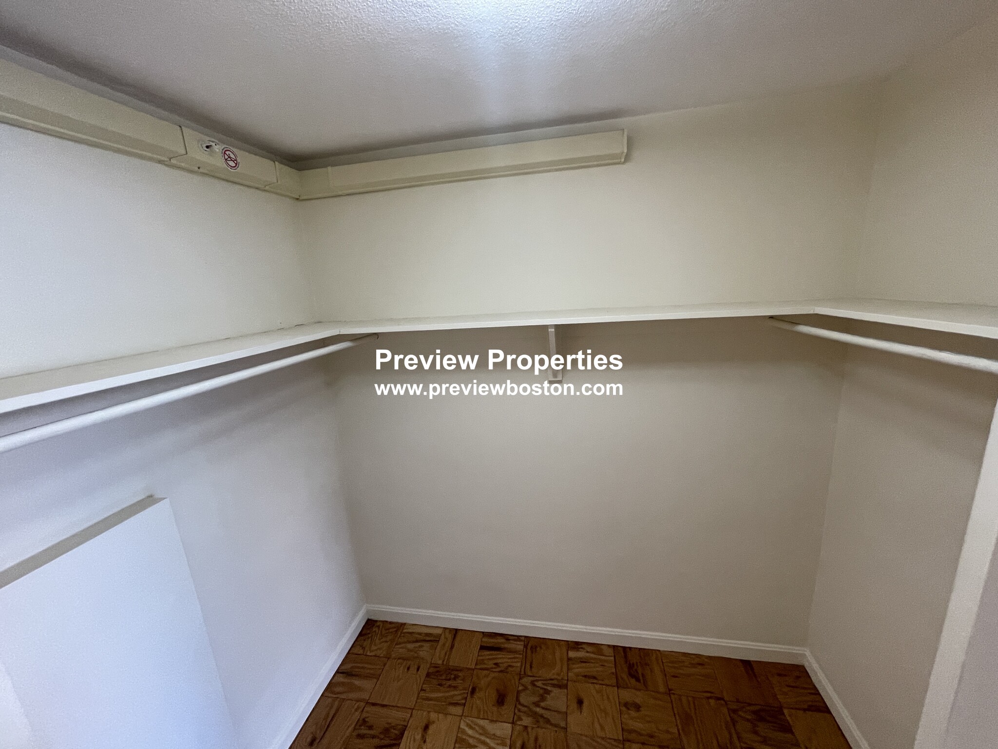 101 Monmouth St, Longwood