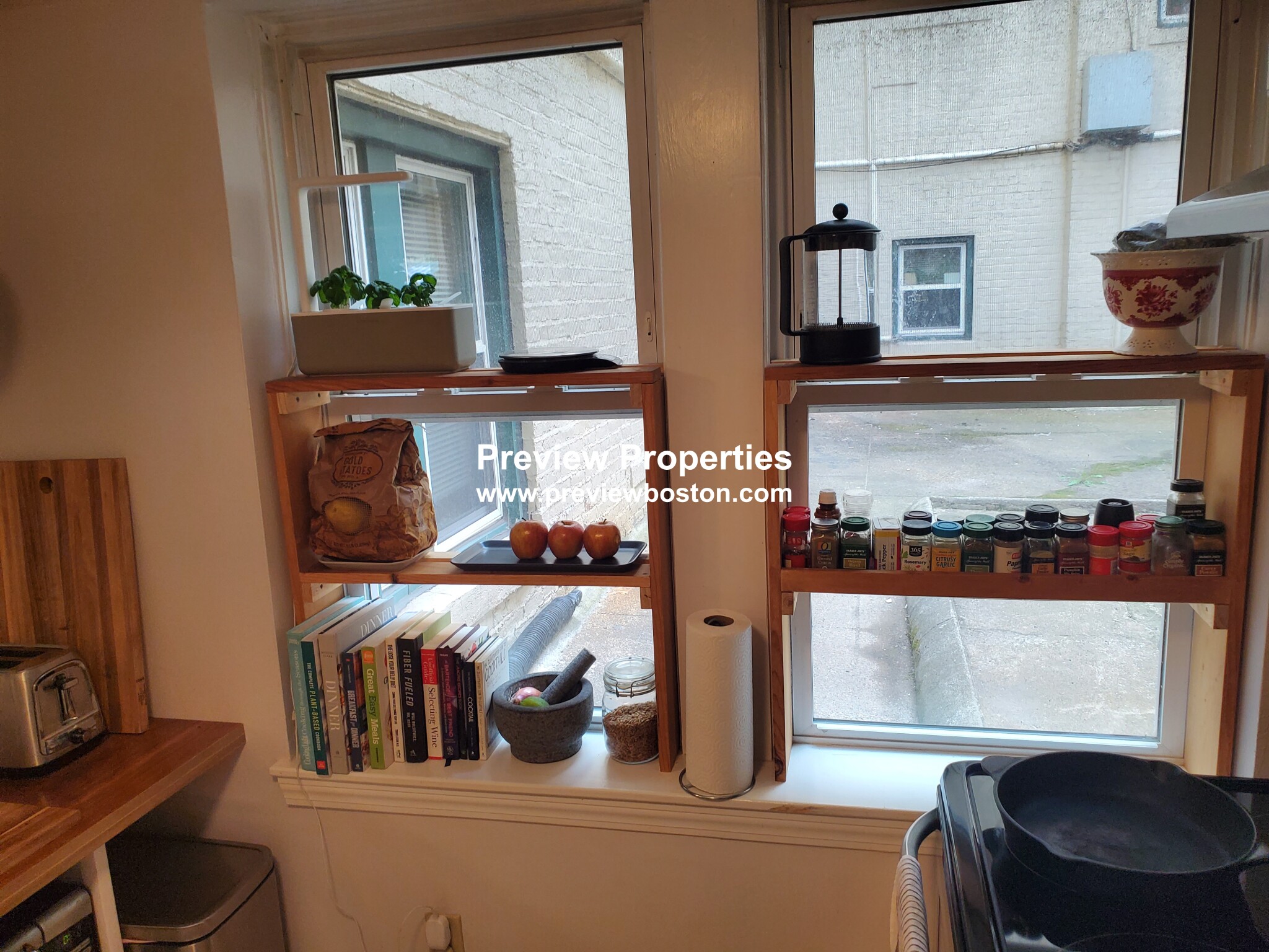 1423 Commonwealth Ave, Brighton