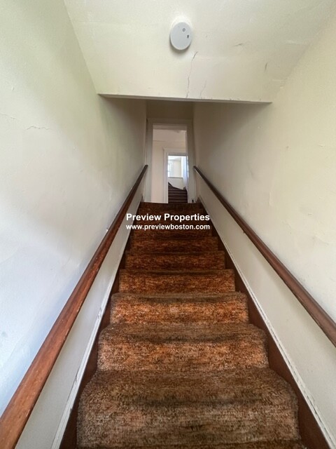 41 Hunnewell Ave, Brighton