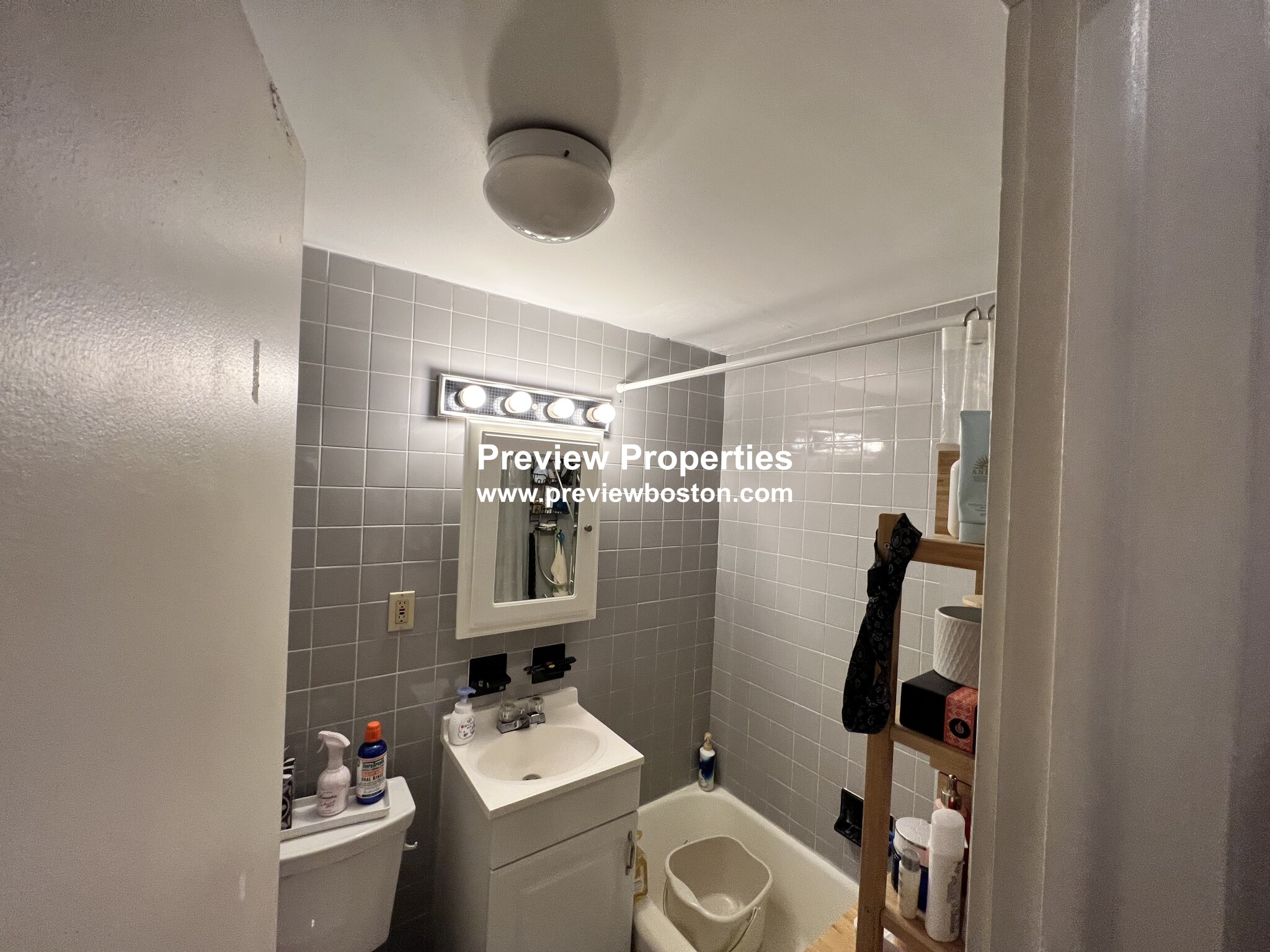 4 Commonwealth Ct, Brighton