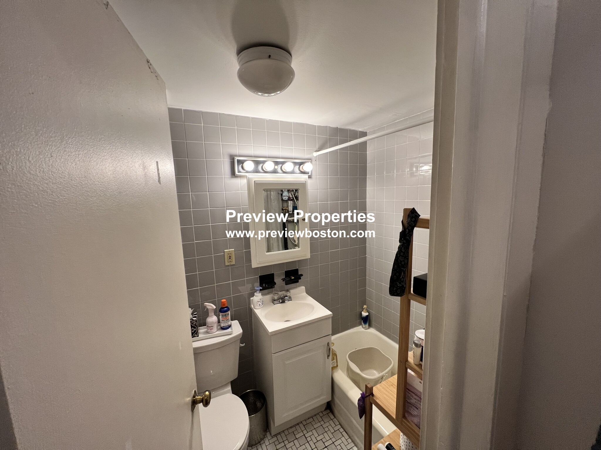 4 Commonwealth Ct, Brighton