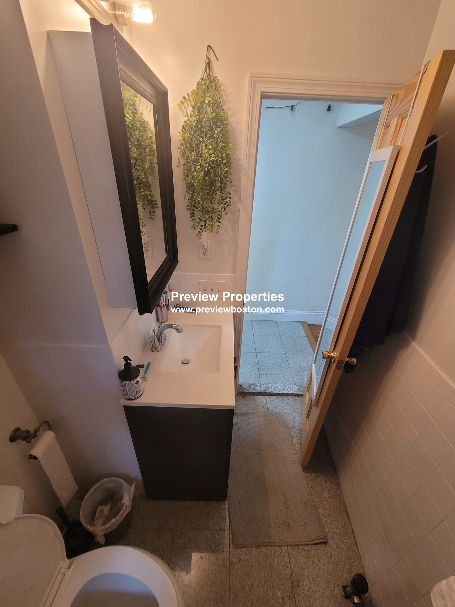 12 Logan St, Roxbury