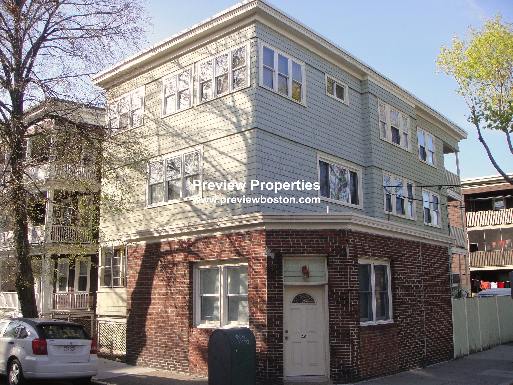 44 Edgar Ave, Magoun Square