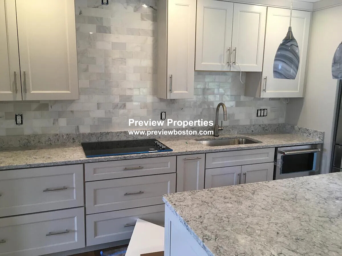 102 Crestview Rd, Belmont Hill