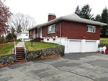 102 Crestview Rd, Belmont Hill