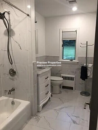 102 Crestview Rd, Belmont Hill