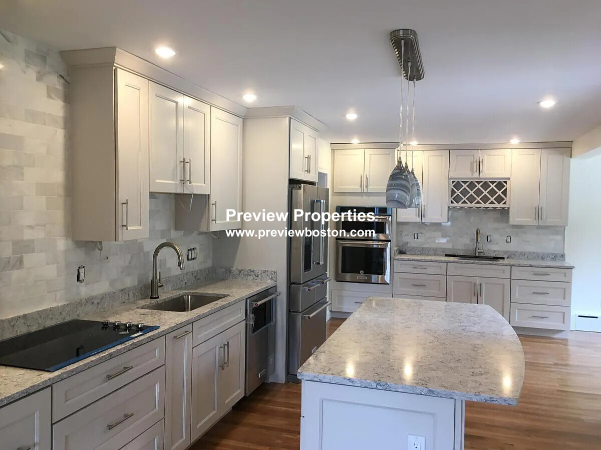 102 Crestview Rd, Belmont Hill