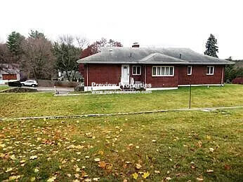 102 Crestview Rd, Belmont Hill