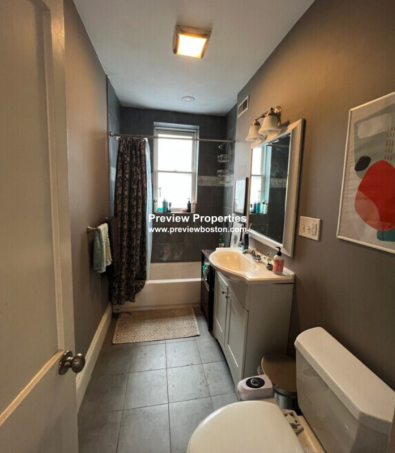 181 Harvard St, Coolidge Corner