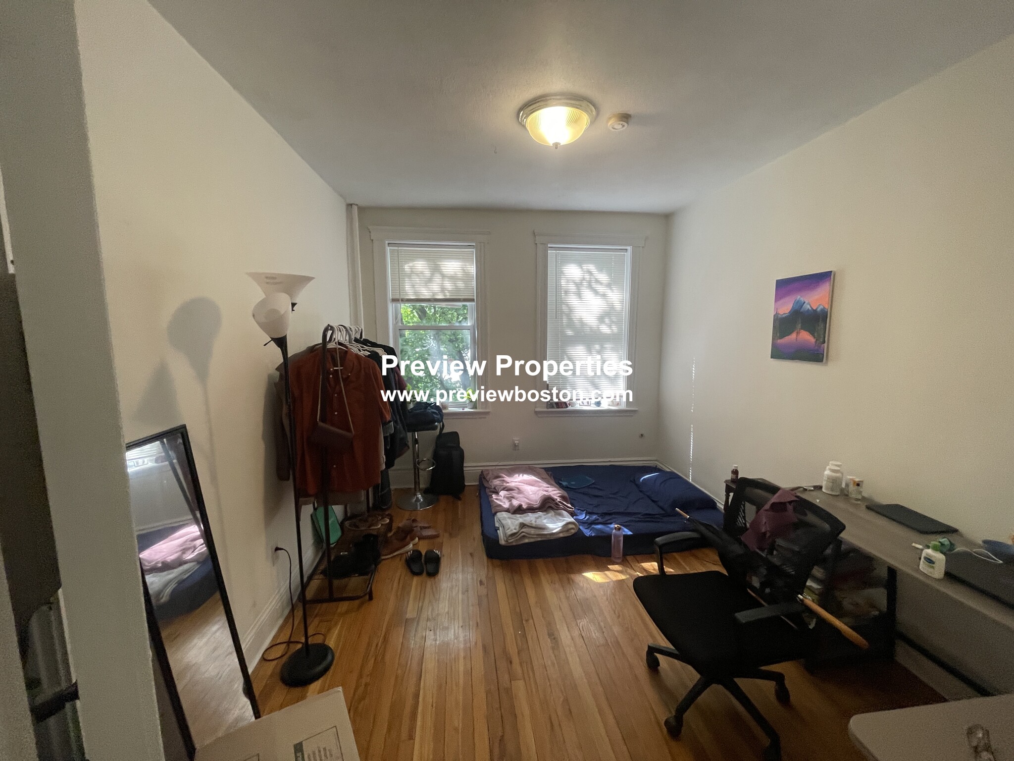 6 Camelot Ct, Allston