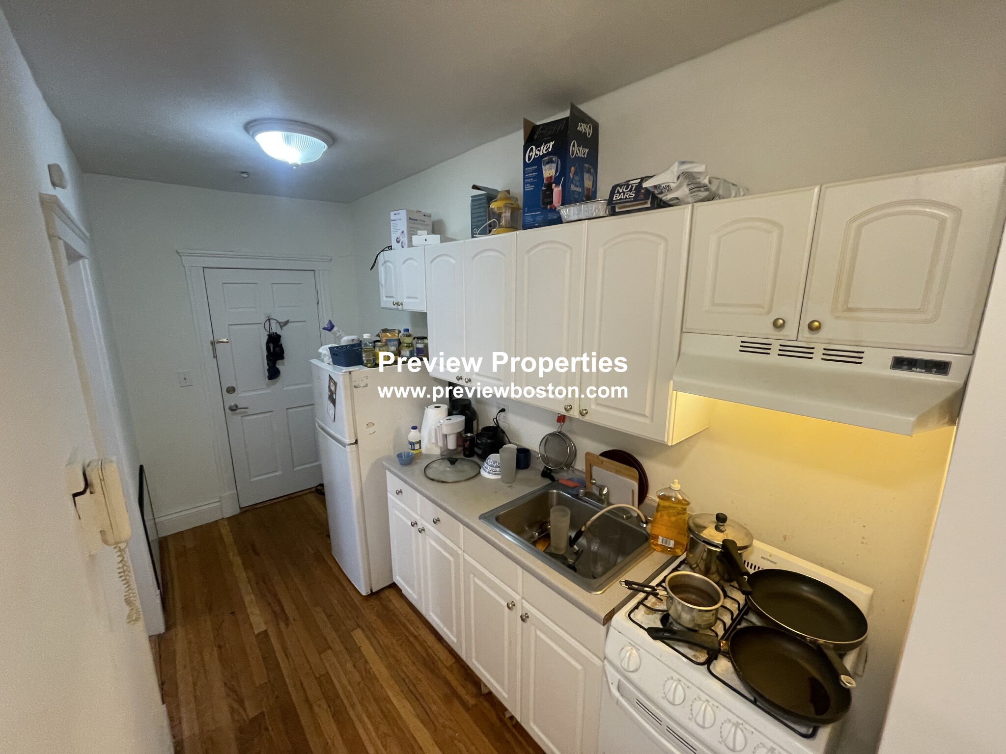 6 Camelot Ct, Allston