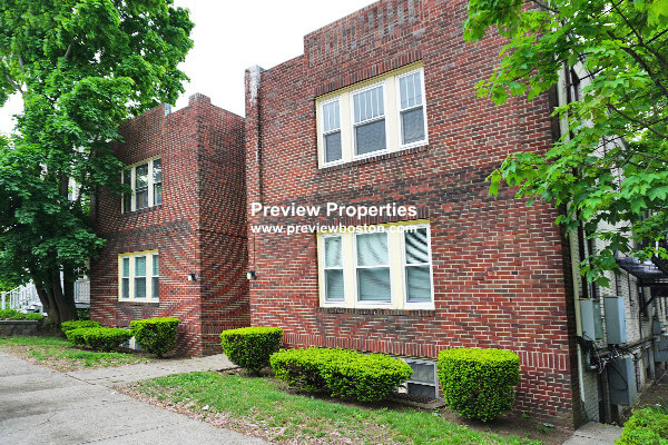 95 Adams St, Waltham