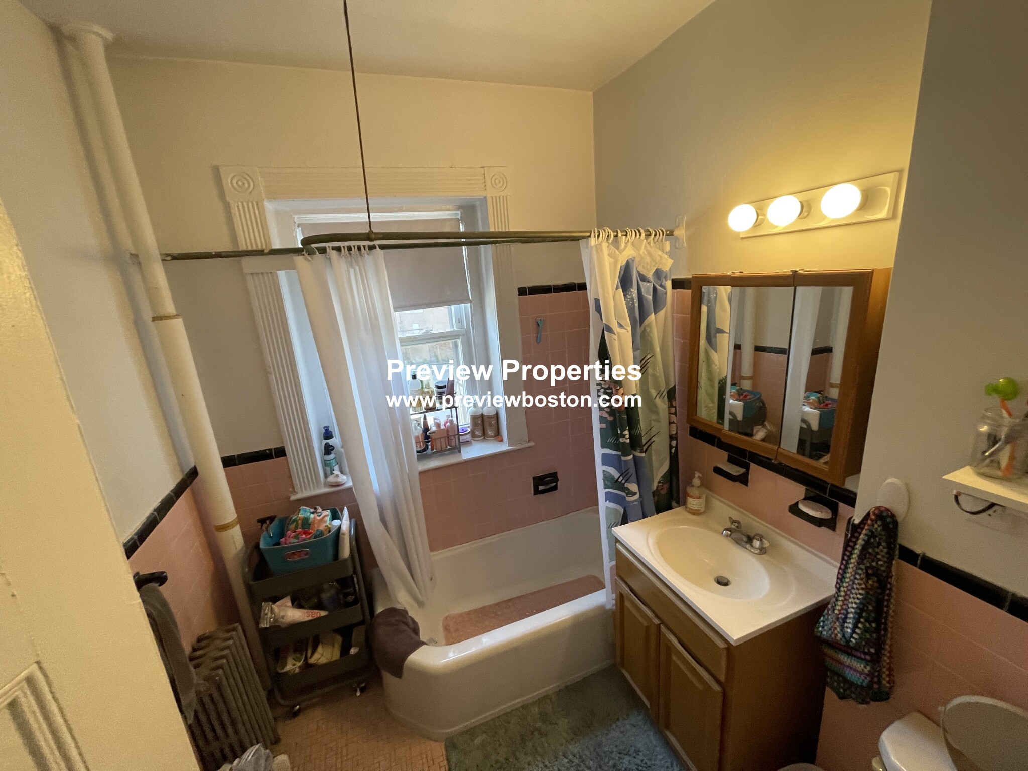 1595 Beacon St, Washington Square